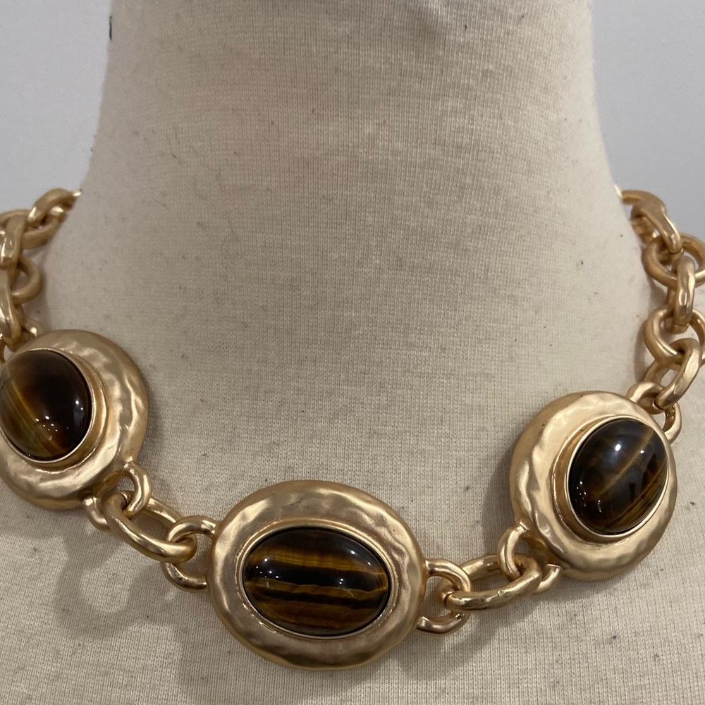 Necklace & Earring With Tiger Eye Like Pattern
